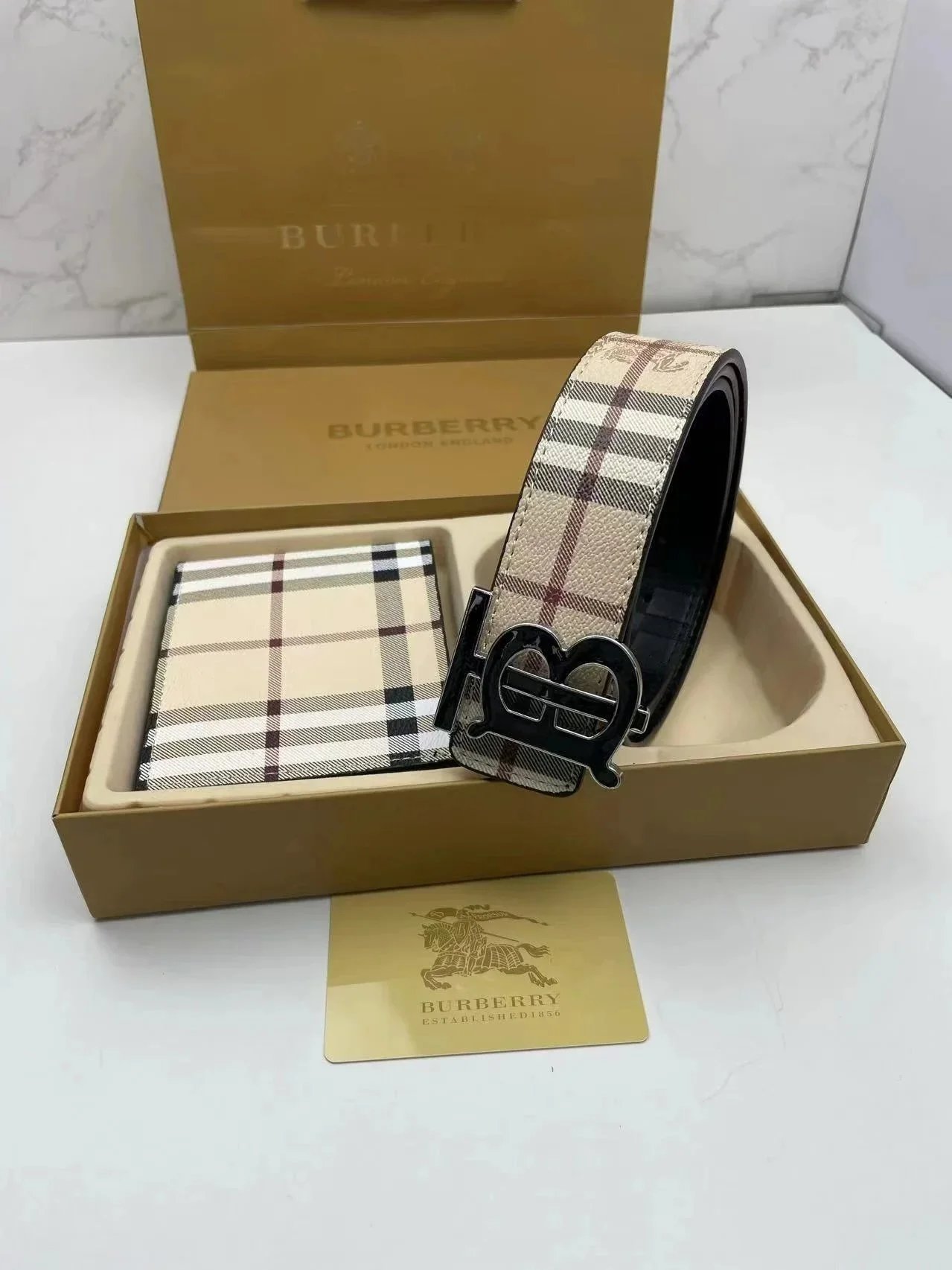 Burberry Belts — Bransoletki