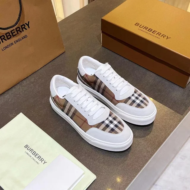 Burberry Sneakers Lace-Up product detail image 16