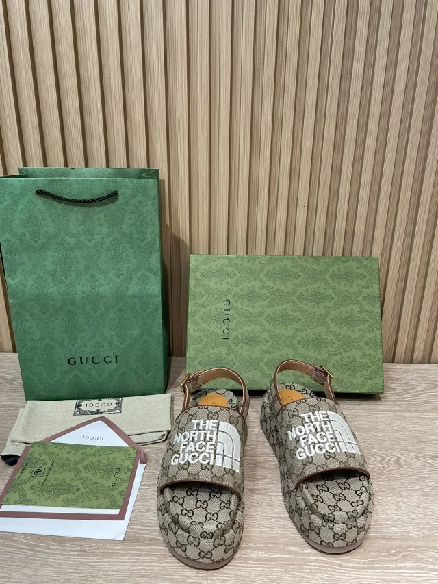 Gucci Slippers Logo product detail image 11