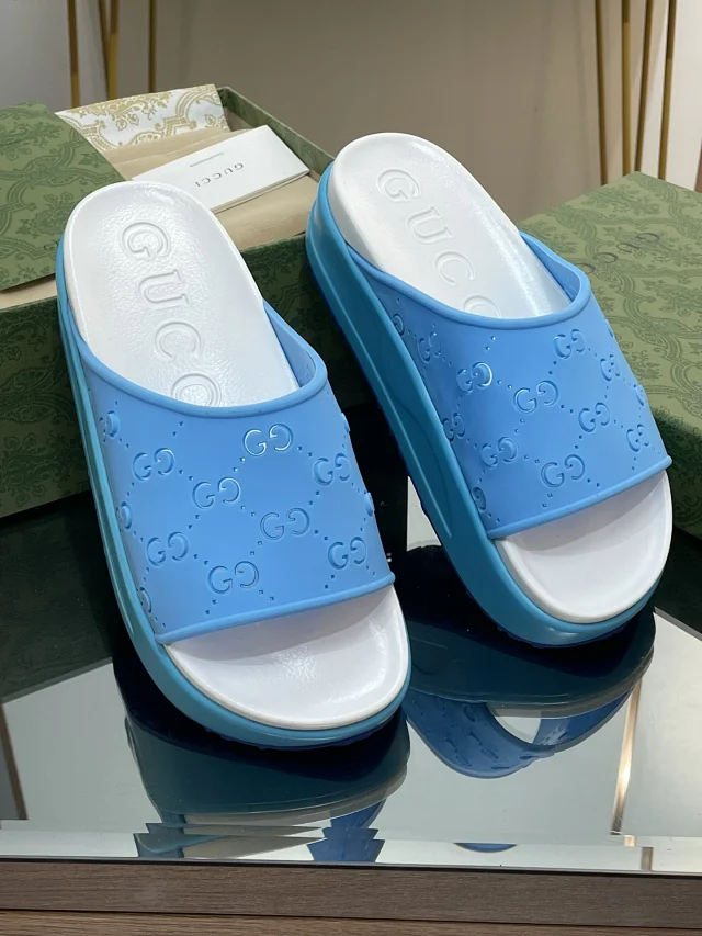 Gucci Slippers Logo product detail image 15