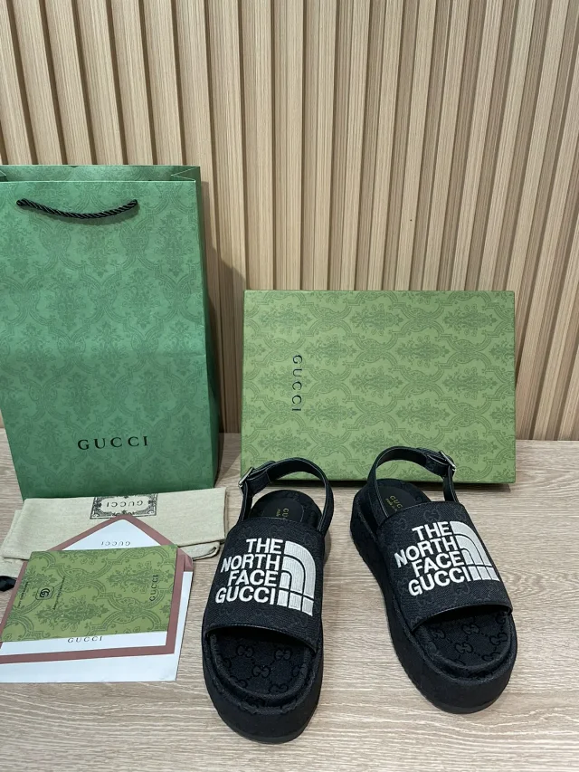 Gucci Slippers Logo product detail image 12