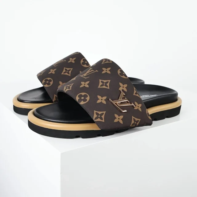 Louis Vuitton Sandals C8 Monogram Slide product detail image 17