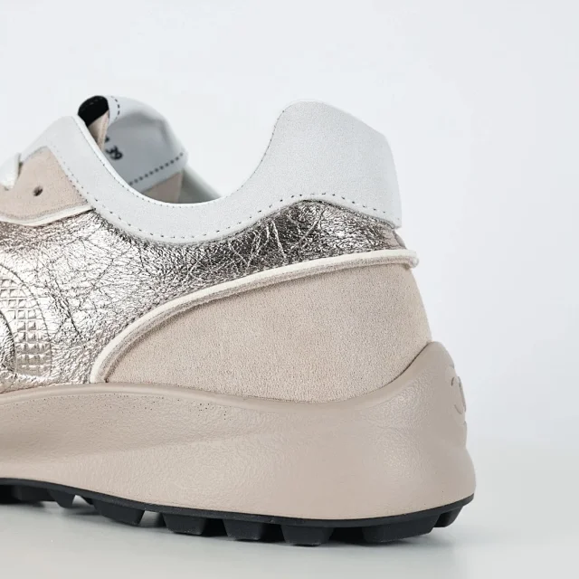 Chanel Sneakers Quilted low-top product detail image 44
