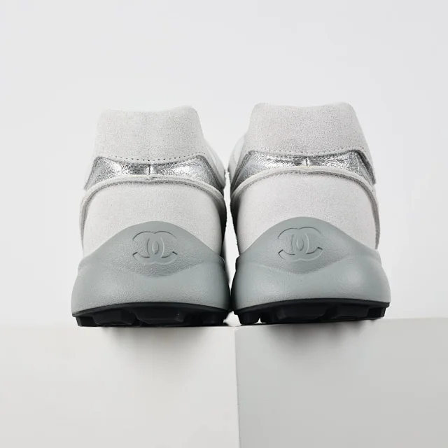 Chanel Sneakers Quilted low-top product detail image 48