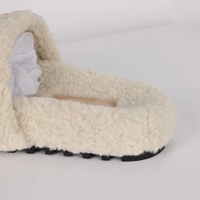 Louis Vuitton Slippers A2 plush open-toe slide product detail image 14