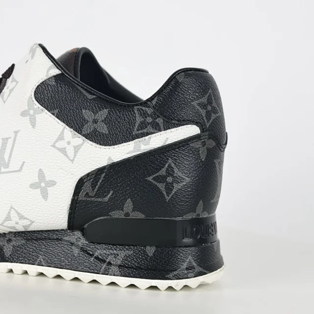 Louis Vuitton Sneakers Run Away product detail image 16
