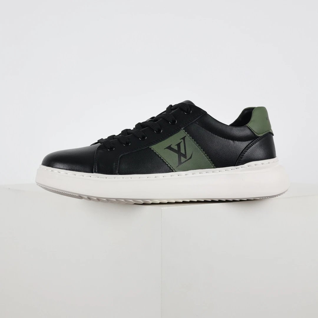 Louis Vuitton Sneakers Beverly Hills low-top — LV board shoes black and white