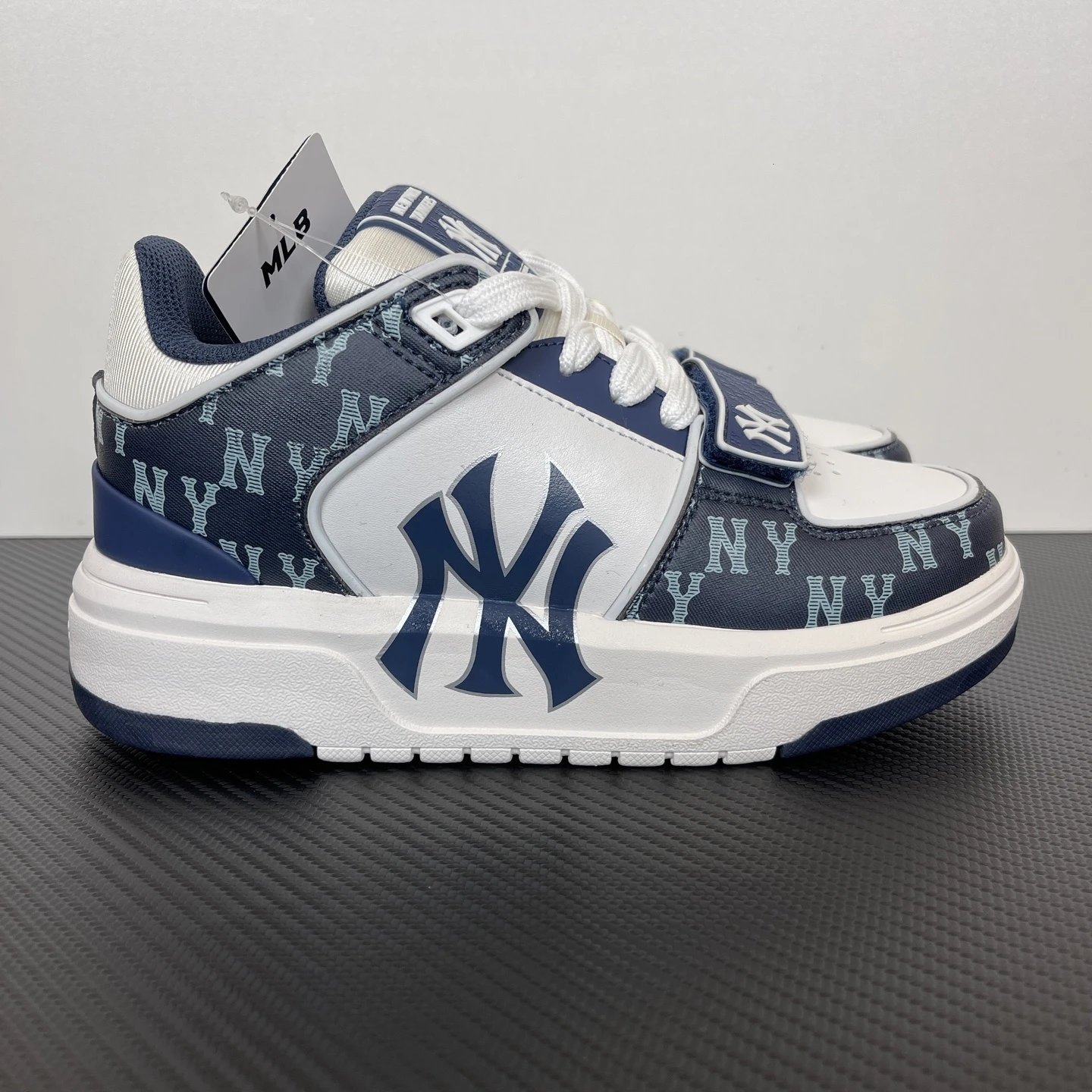 MLB Sneakers NY logo low-top — MLB Mid-Blue, Dark Blue, and White 3ASXCDN3N-50NYD(GP048)