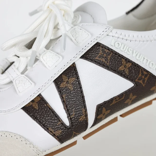 Louis Vuitton Sneakers Low-Profile Lace-Up with V Overlays product detail image 24