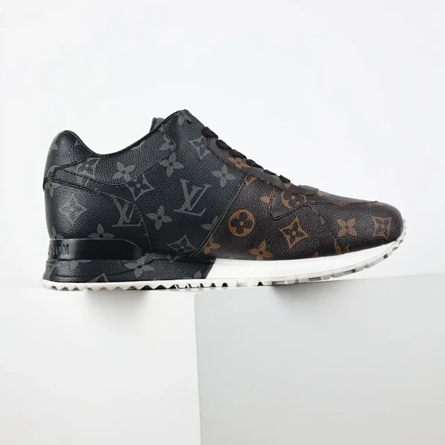 Louis Vuitton Sneakers Run Away product detail image 14
