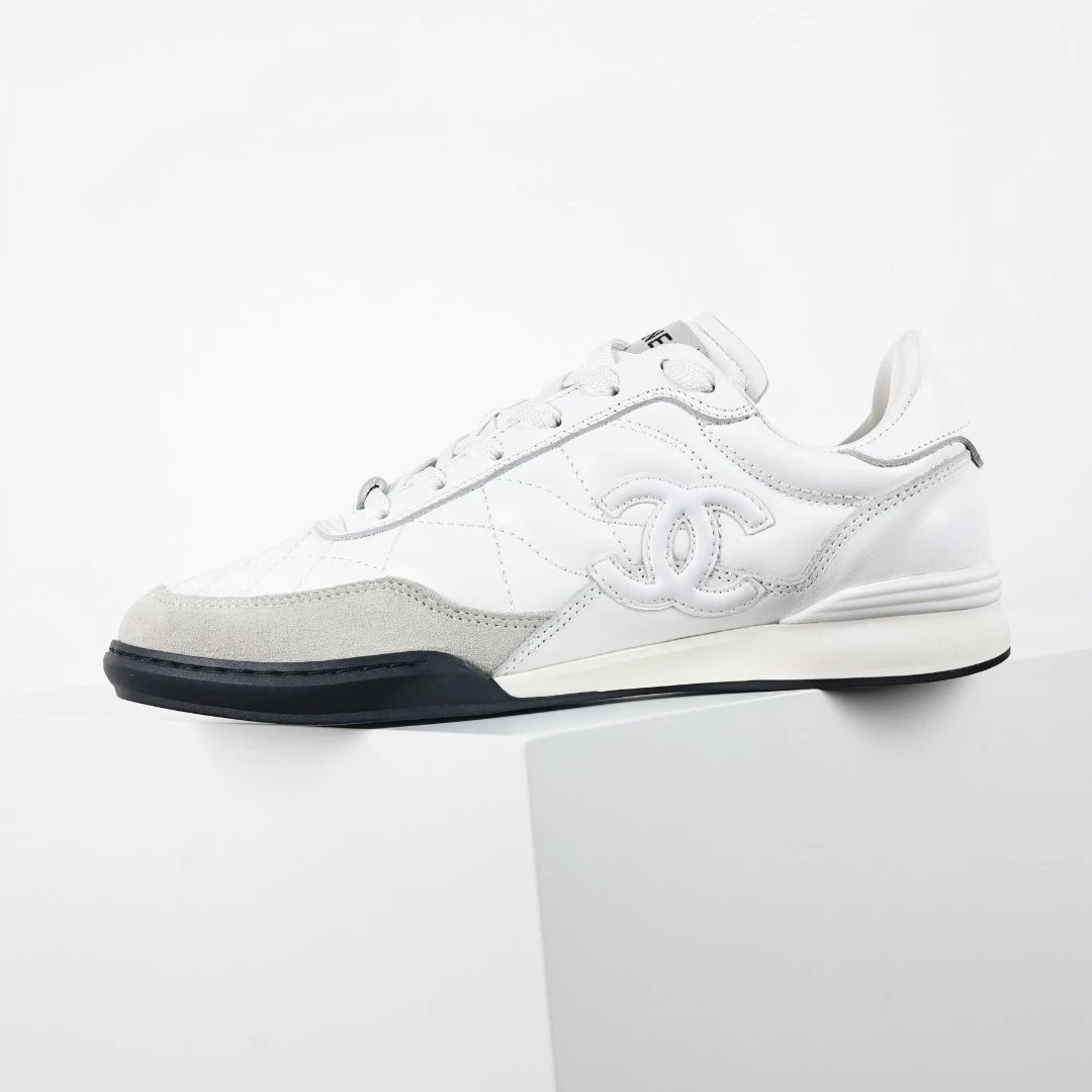 Chanel Sneakers Quilted low-top — Chanel 24a Desun Shoes White