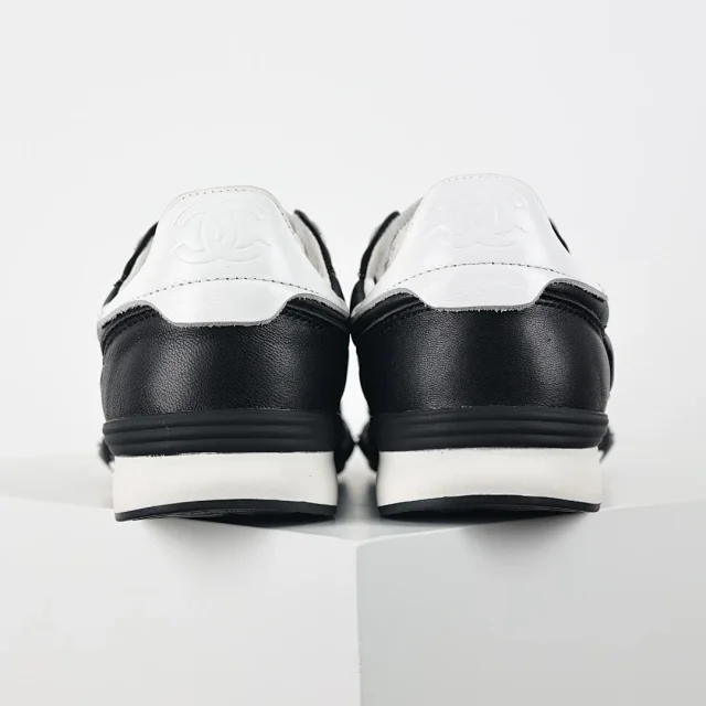 Chanel Sneakers Quilted low-top product detail image 21