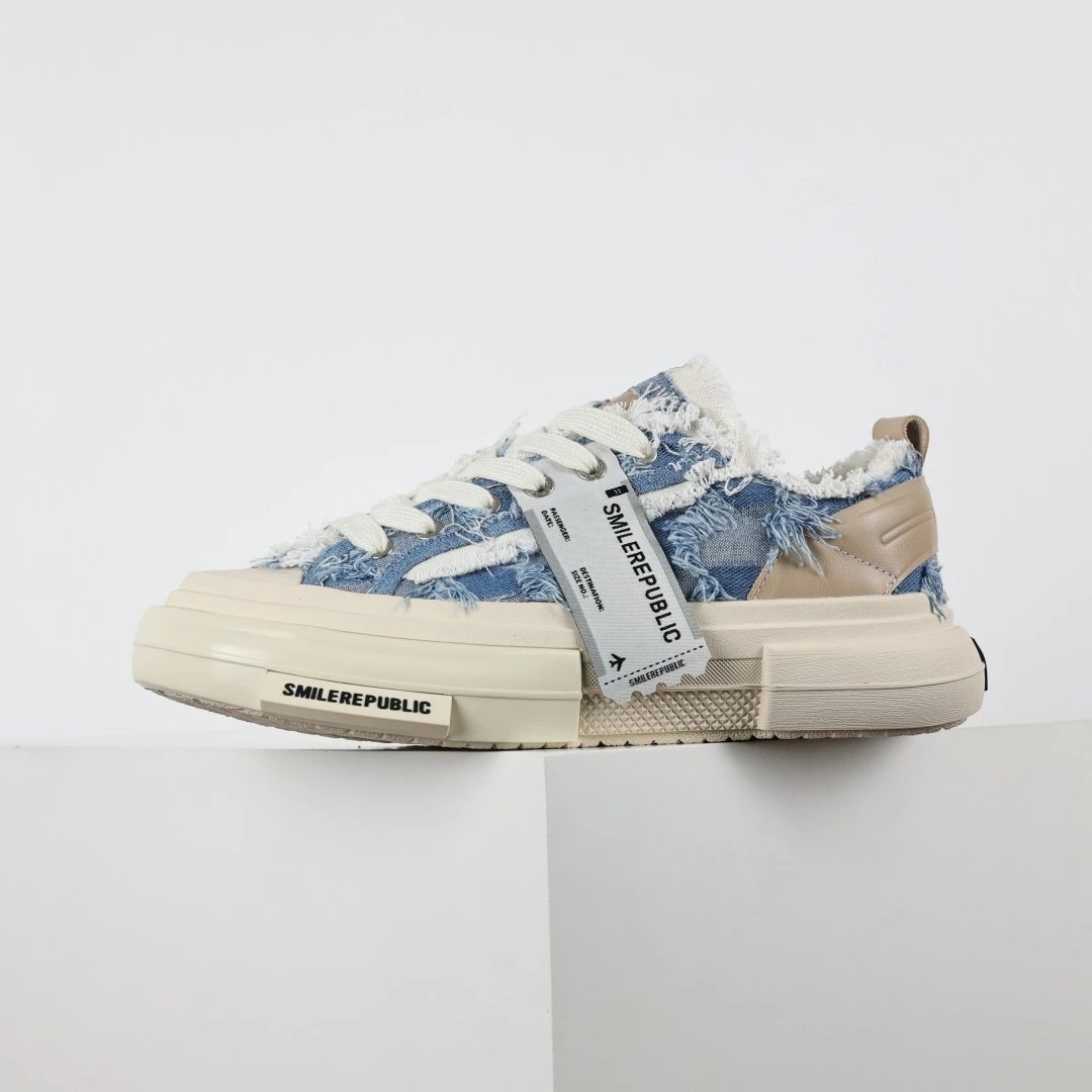 SMILEREPUBLIC Sneakers Low-top frayed canvas platform — Smiling face denim