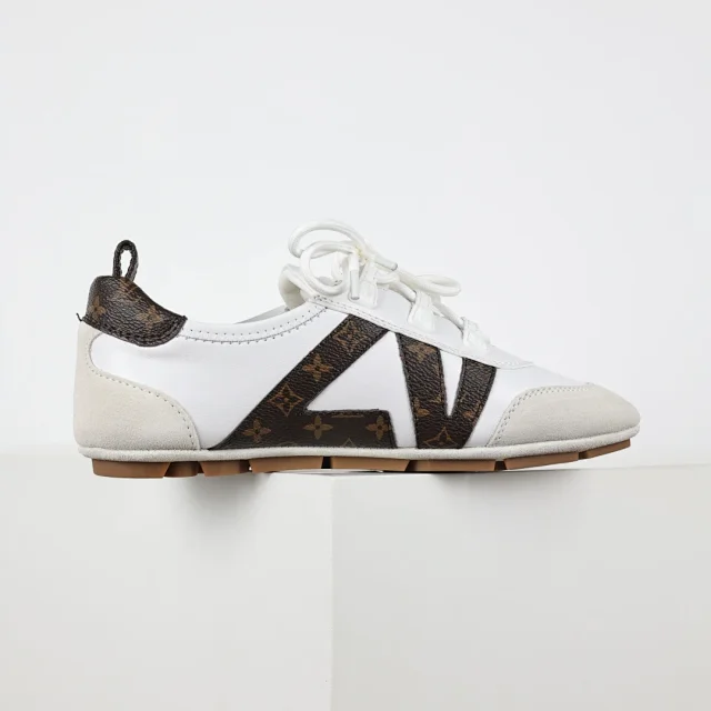 Louis Vuitton Sneakers Low-Profile Lace-Up with V Overlays product detail image 25