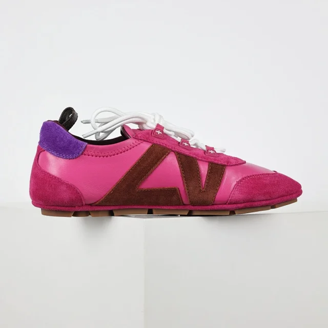 Louis Vuitton Sneakers Low-Profile Lace-Up with V Overlays product detail image 30