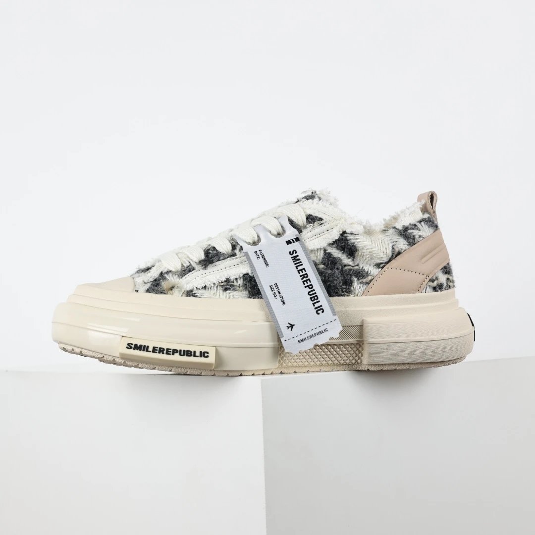 SMILEREPUBLIC Sneakers Low-top frayed canvas platform variant SOURCE-sku:131594650473