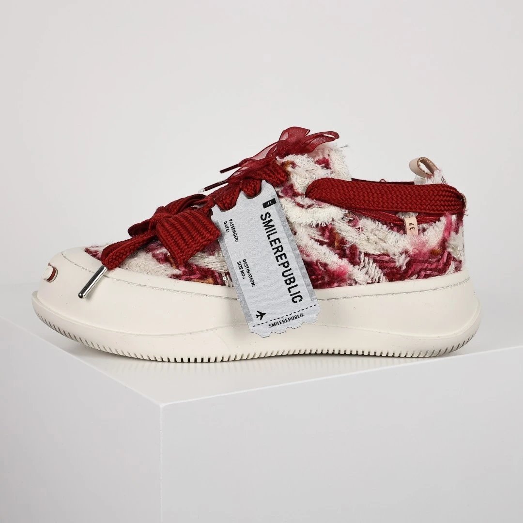 SMILEREPUBLIC Sneakers Frayed Canvas High-Top — Open Smile White and Red