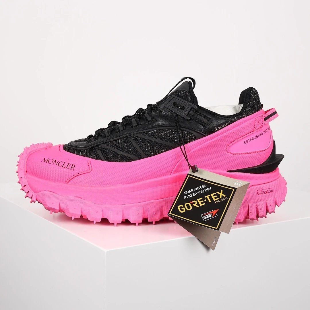 Moncler Sneakers Rugged tread with lug sole — Mask/Moncler Black Powder