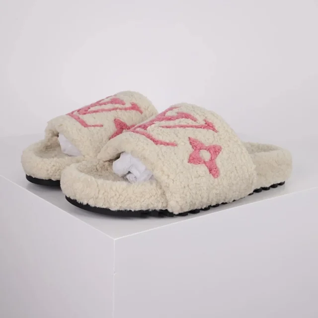 Louis Vuitton Slippers A2 plush open-toe slide product detail image 17