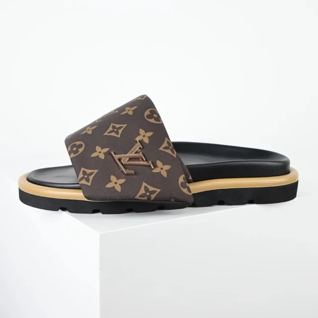 Louis Vuitton Sandals C8 Monogram Slide product detail image 13