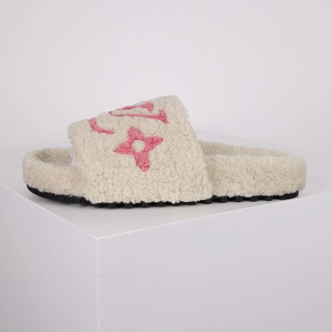 Louis Vuitton Slippers A2 plush open-toe slide — LV plush slippers light powder