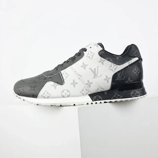 Louis Vuitton Sneakers Run Away product detail image 40