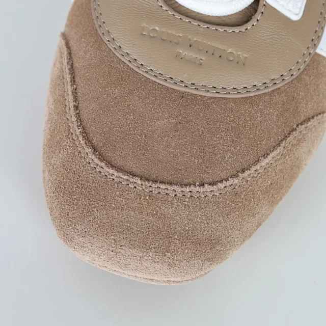 Louis Vuitton Sneakers Low-Profile Lace-Up with V Overlays product detail image 15