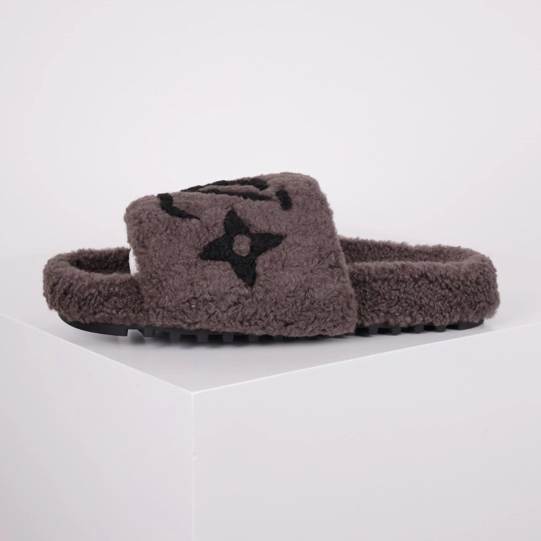 Louis Vuitton Slippers A2 plush open-toe slide — LV plush slippers brown