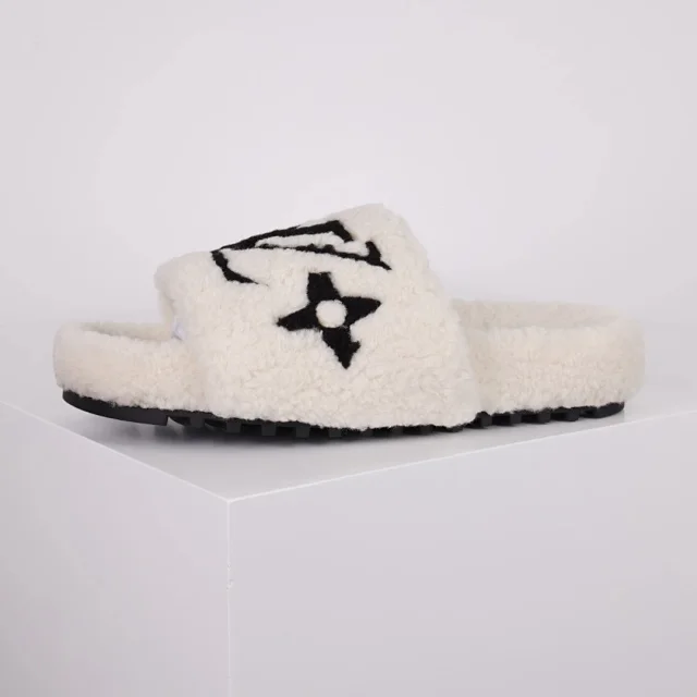 Louis Vuitton Slippers A2 plush open-toe slide product detail image 3