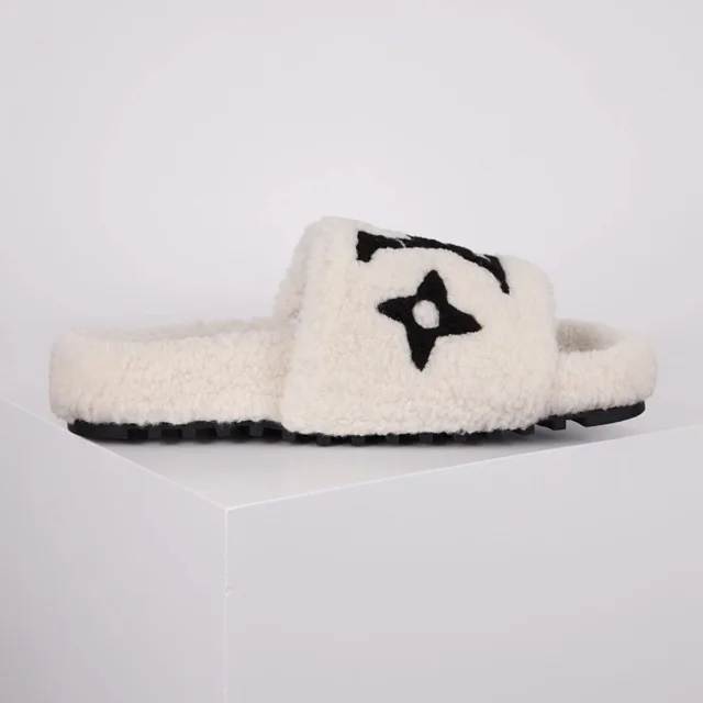Louis Vuitton Slippers A2 plush open-toe slide product detail image 2