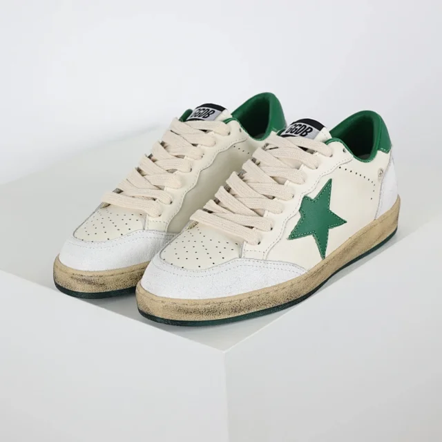 Golden Goose Sneakers Super-Star distressed star product detail image 27