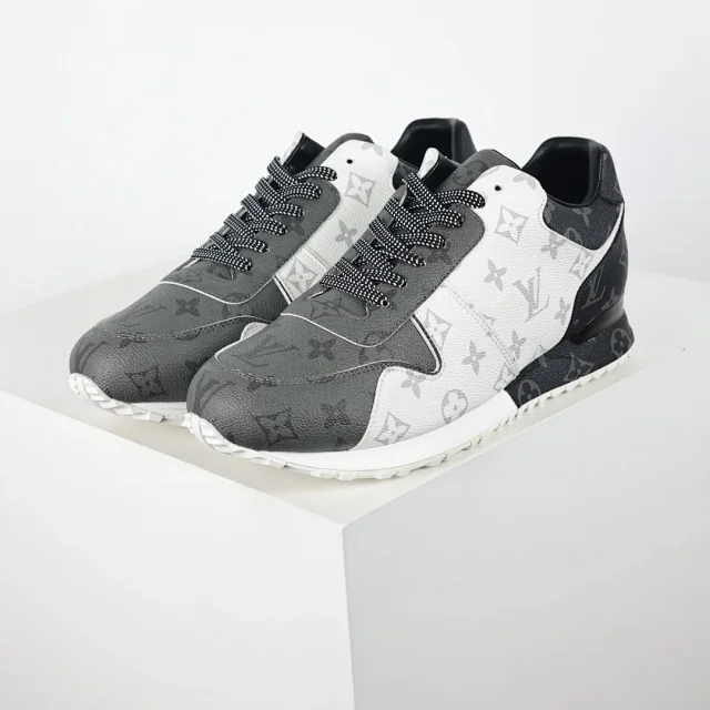 Louis Vuitton Sneakers Run Away product detail image 43