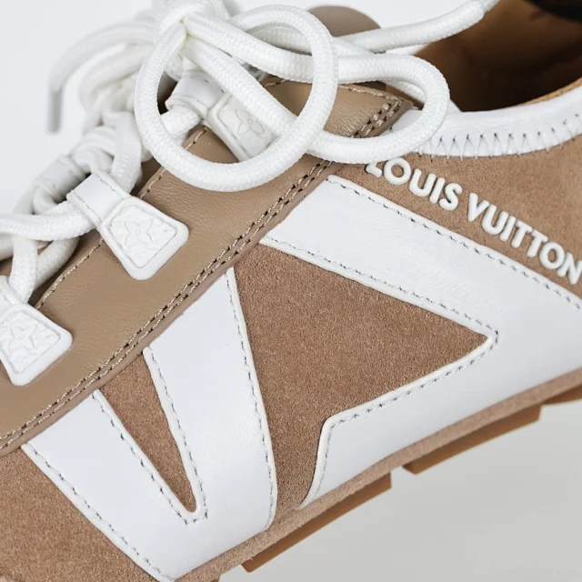 Louis Vuitton Sneakers Low-Profile Lace-Up with V Overlays product detail image 13