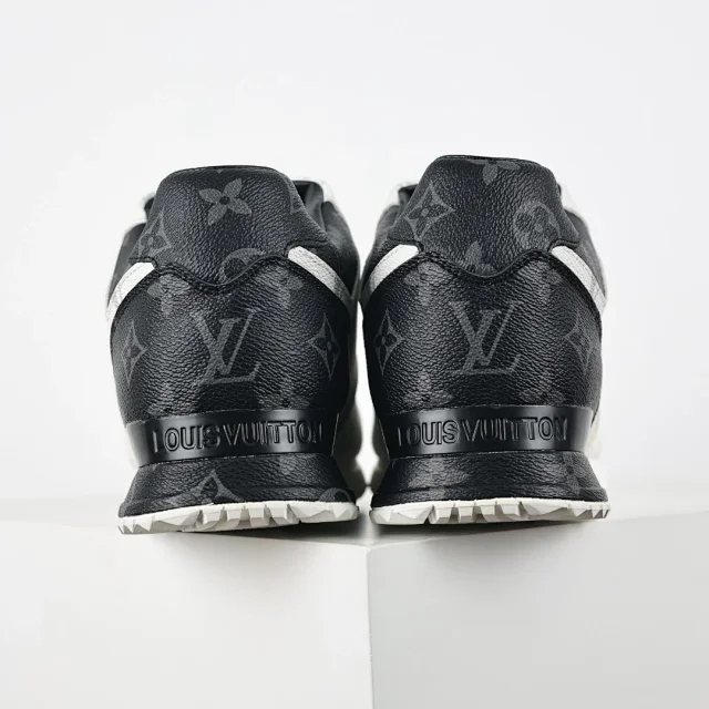 Louis Vuitton Sneakers Run Away product detail image 38