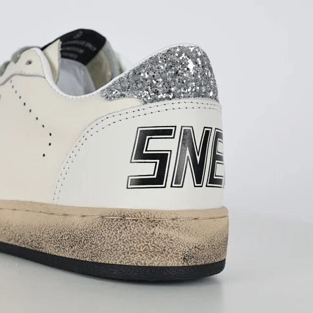 Golden Goose Sneakers Super-Star distressed star product detail image 16