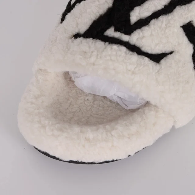 Louis Vuitton Slippers A2 plush open-toe slide product detail image 6