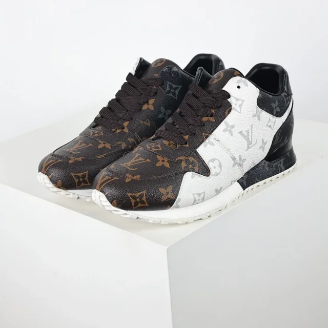 Louis Vuitton Sneakers Run Away product detail image 18