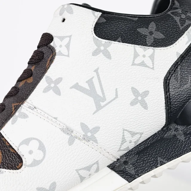 Louis Vuitton Sneakers Run Away product detail image 13