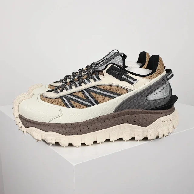 Moncler Sneakers Rugged tread with lug sole product detail image 10
