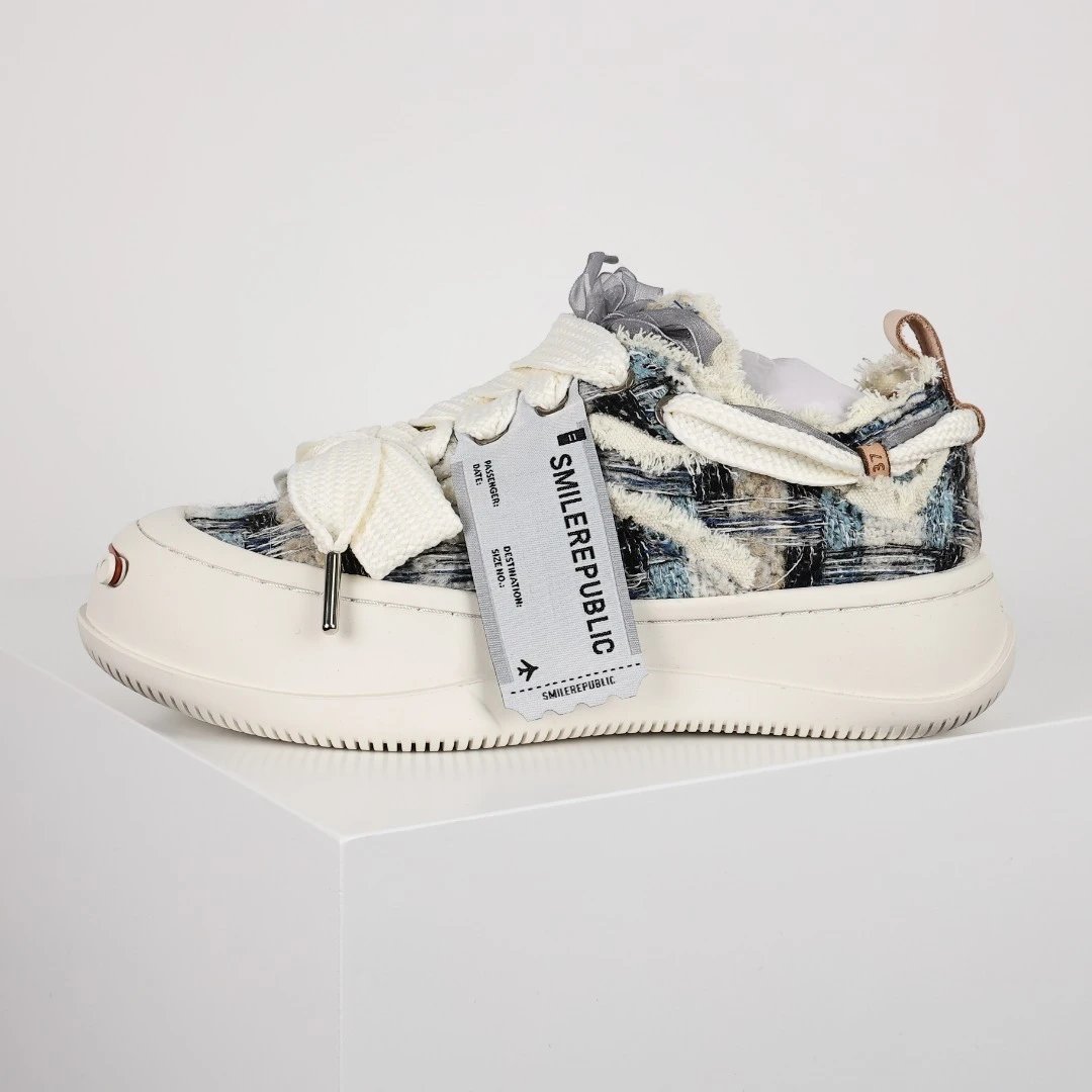 SMILEREPUBLIC Sneakers Frayed Canvas High-Top — Open Smile, Denim Brown