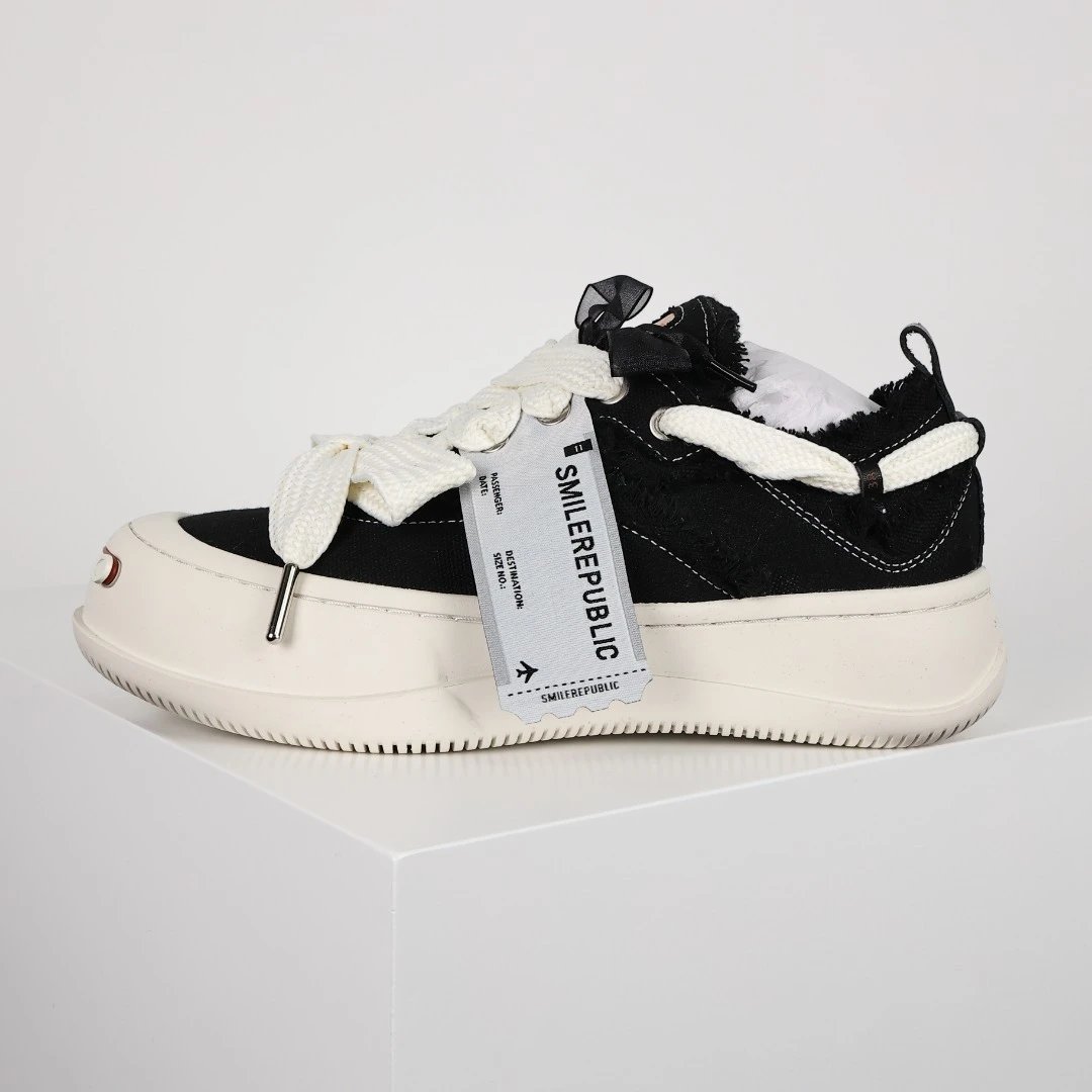 SMILEREPUBLIC Sneakers Frayed Canvas High-Top — Open Smile White and Black
