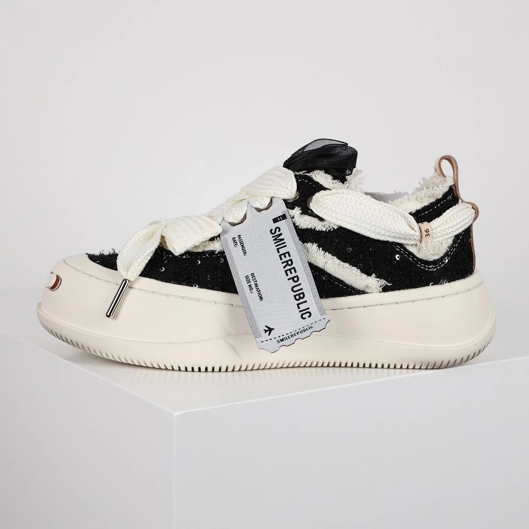 SMILEREPUBLIC Sneakers Frayed Canvas High-Top — Open Smile Black and White Glossy