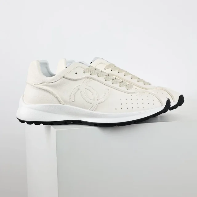 Chanel Sneakers Quilted low-top product detail image 35