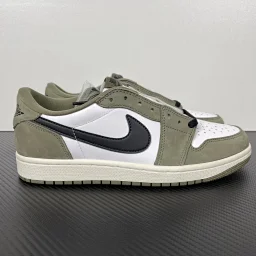 thumbnail for R$181 - Juliano Taminato - 39br - TS olive green - R$460 sem caixa