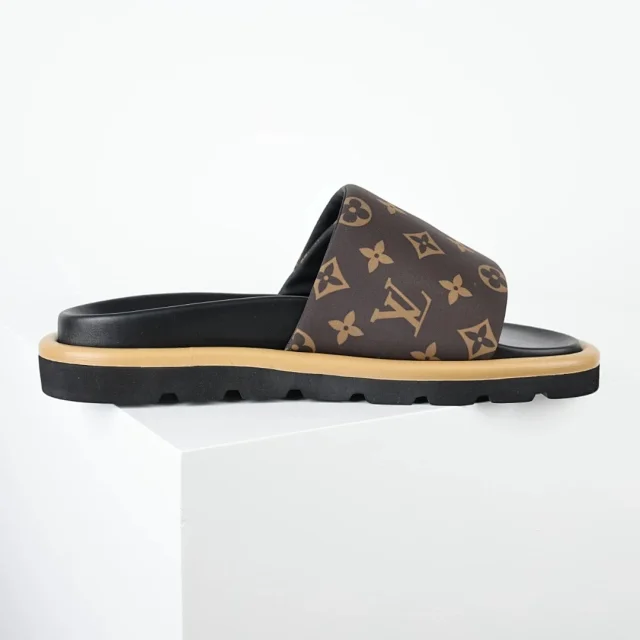 Louis Vuitton Sandals C8 Monogram Slide product detail image 12