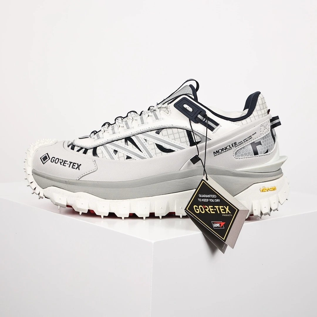Moncler Sneakers Rugged tread with lug sole — Mask/Moncler white ash