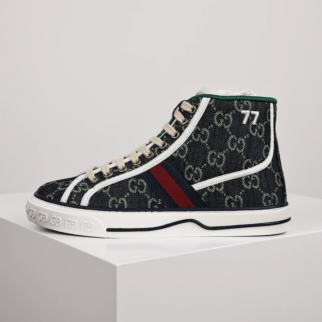 Gucci Sneakers Tennis 1977 high-top canvas — Gucci 1997 Sneakers High-top Black and White Red