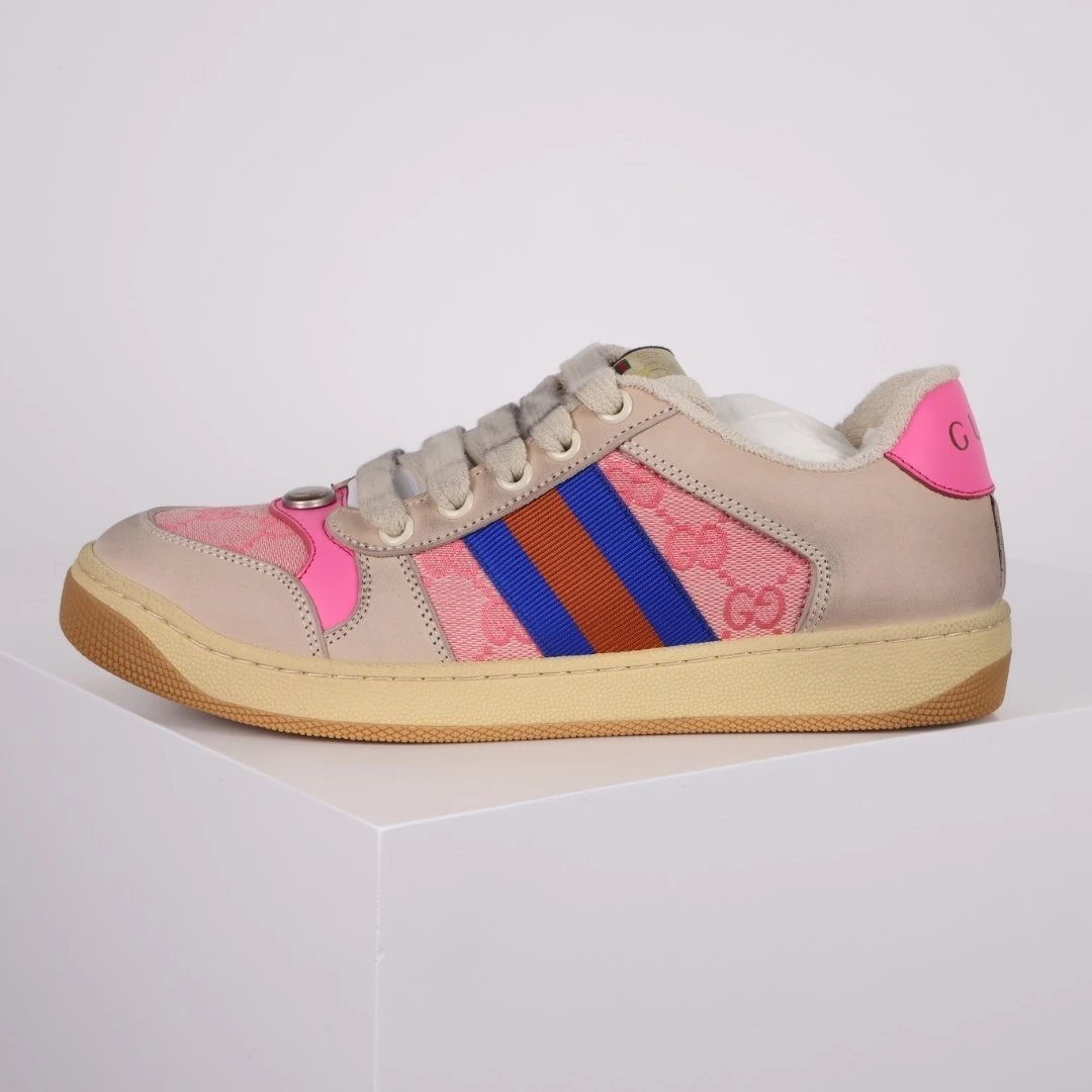Gucci Sneakers Screener low-top with GG canvas and Web stripe — Gucci small dirty shoes deep powder