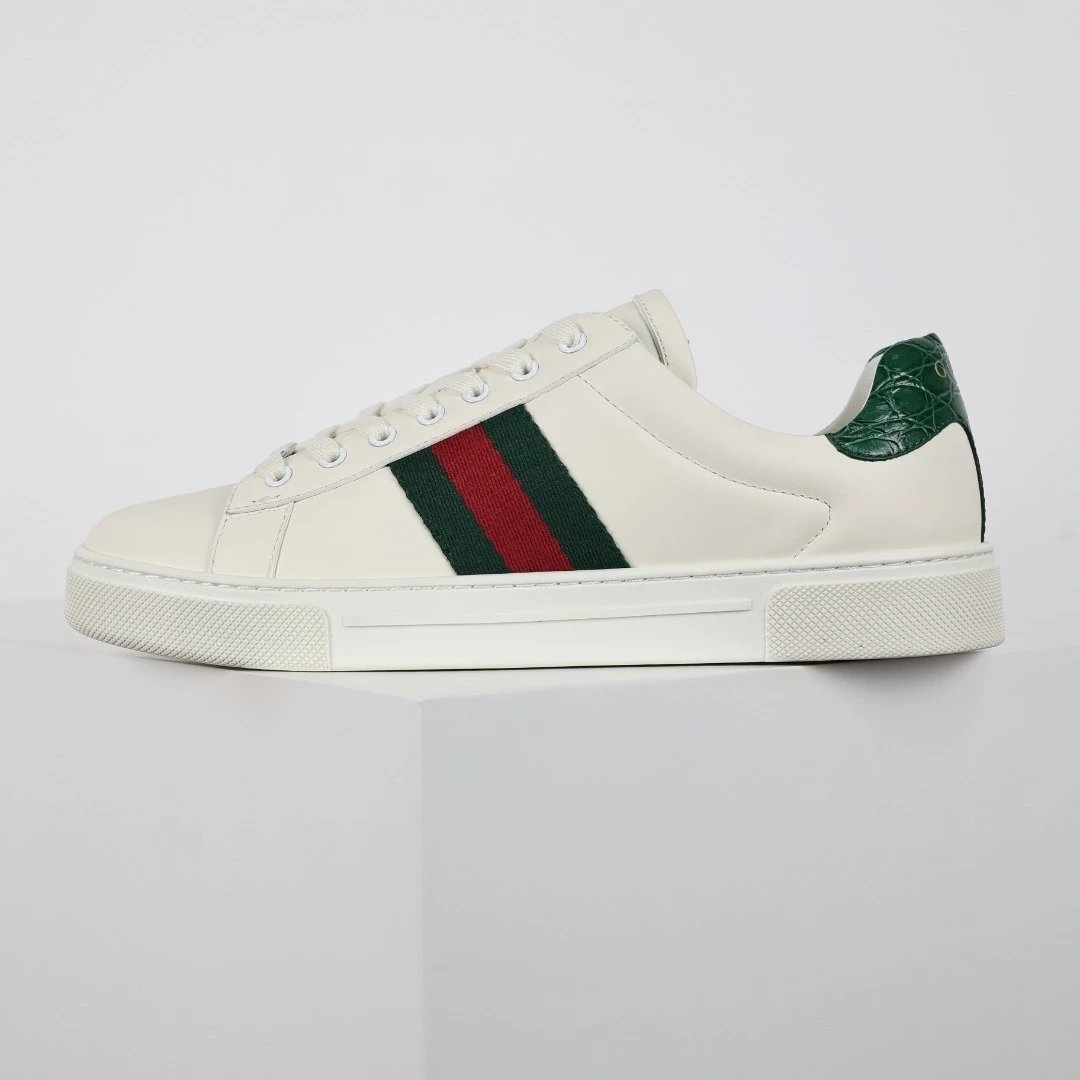 Gucci Sneakers Low-top GG canvas with Web stripe — GUCCI CLASSIC SHOES WHITE