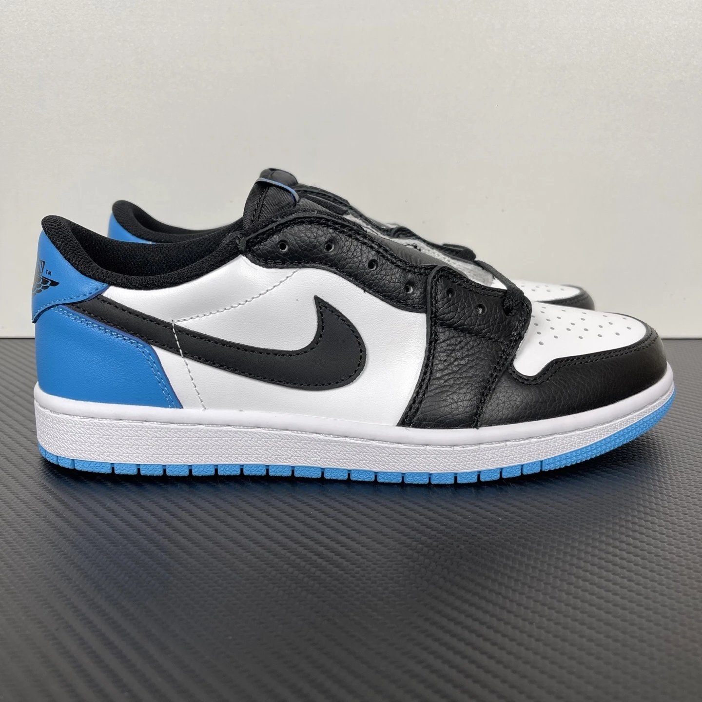 AJ1 low-top OG Black Obsidian CZ0790-104! SKU image